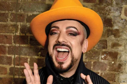 Boy George mundur dari musikal Jesus Christ Superstar setelah lagu pro-Israel yang dibuat dengan AI memicu kontroversi di media sosial.