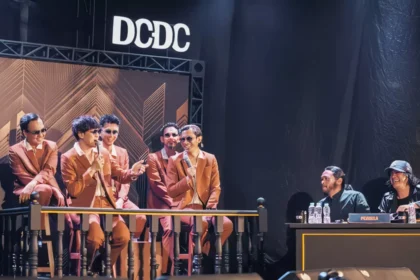 The Changcuters menjadi terdakwa di DCDC Pengadilan Musik edisi ke-65. Tur ke London dan album WOW MA menjadi sorotan perjalanan mereka selama 20 tahun.