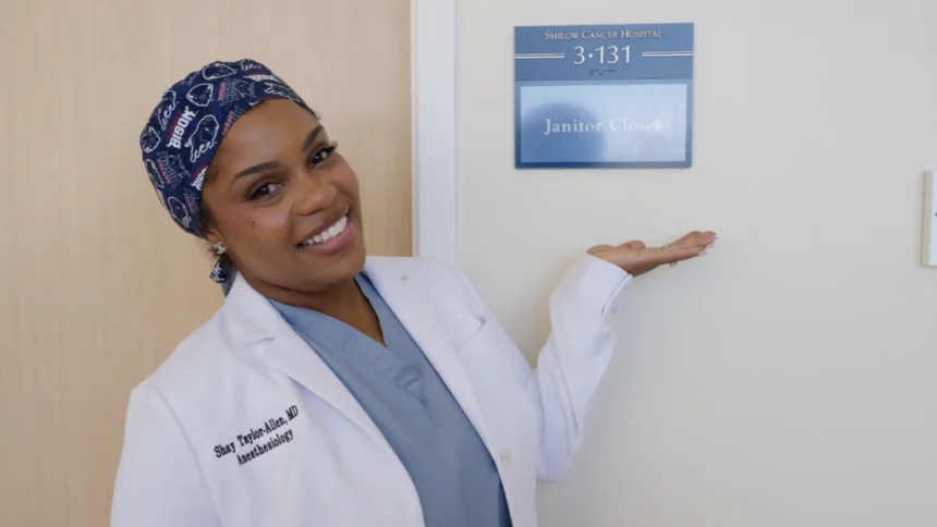 Kisah Inspirasi : Shay Taylor-Allen, 32 tahun, adalah seorang dokter di Yale New Haven Hospital, tempat ia pernah bekerja sebagai petugas kebersihan.
