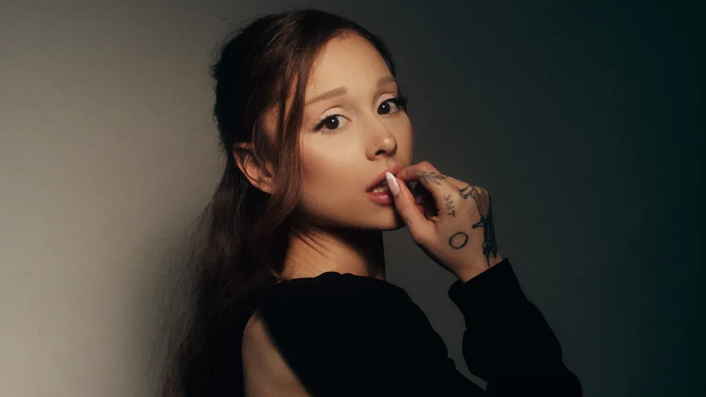 album Petal Ariana Grande