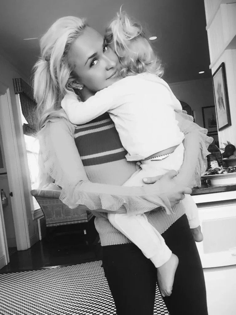 Hayden Panettiere dan putrinya, Kaya. Hayden Panettiere/X