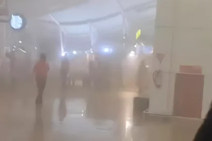 Foto Bandara Ngurah Rai Dipenuhi Asap