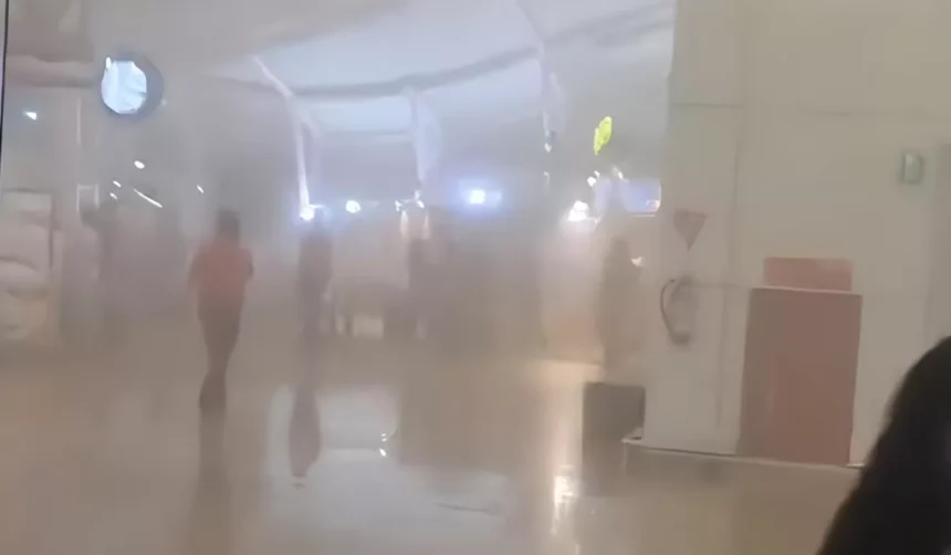 Foto Bandara Ngurah Rai Dipenuhi Asap